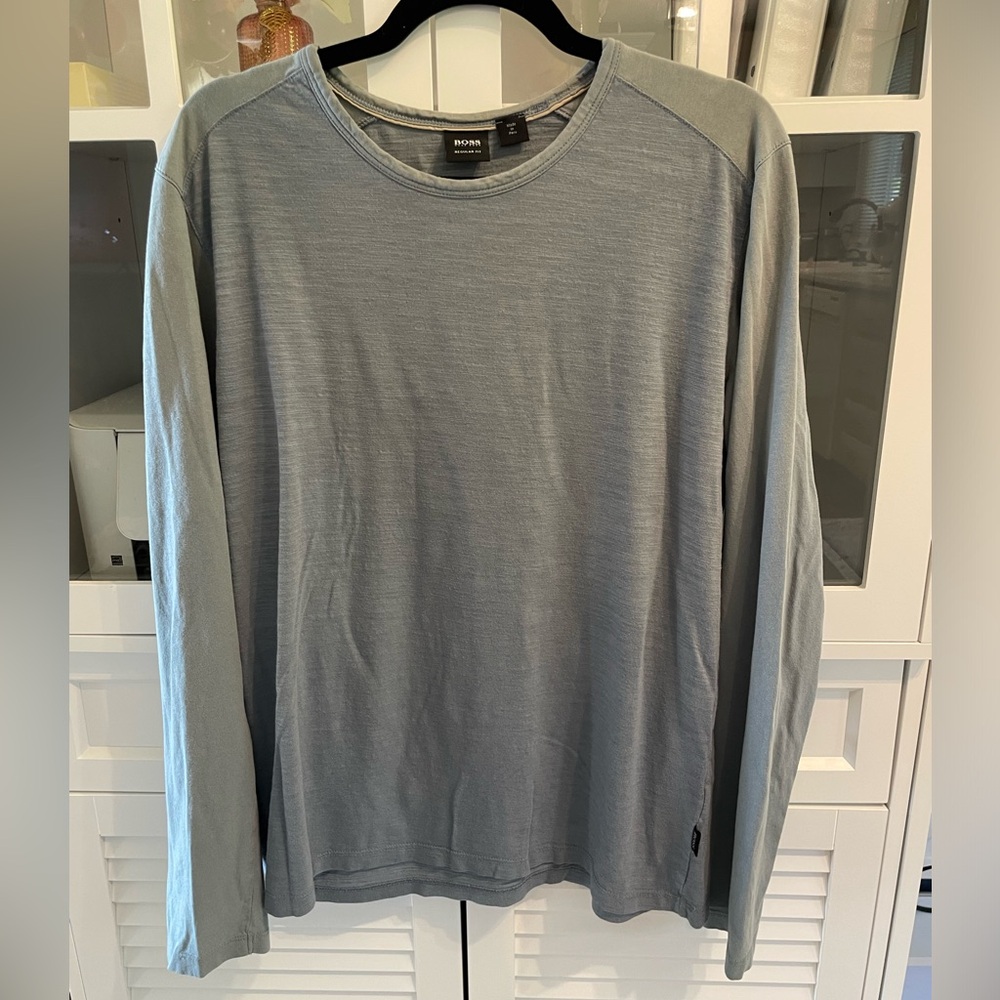 Hugo Boss Men's Light Gray Long Sleeve Tee Large